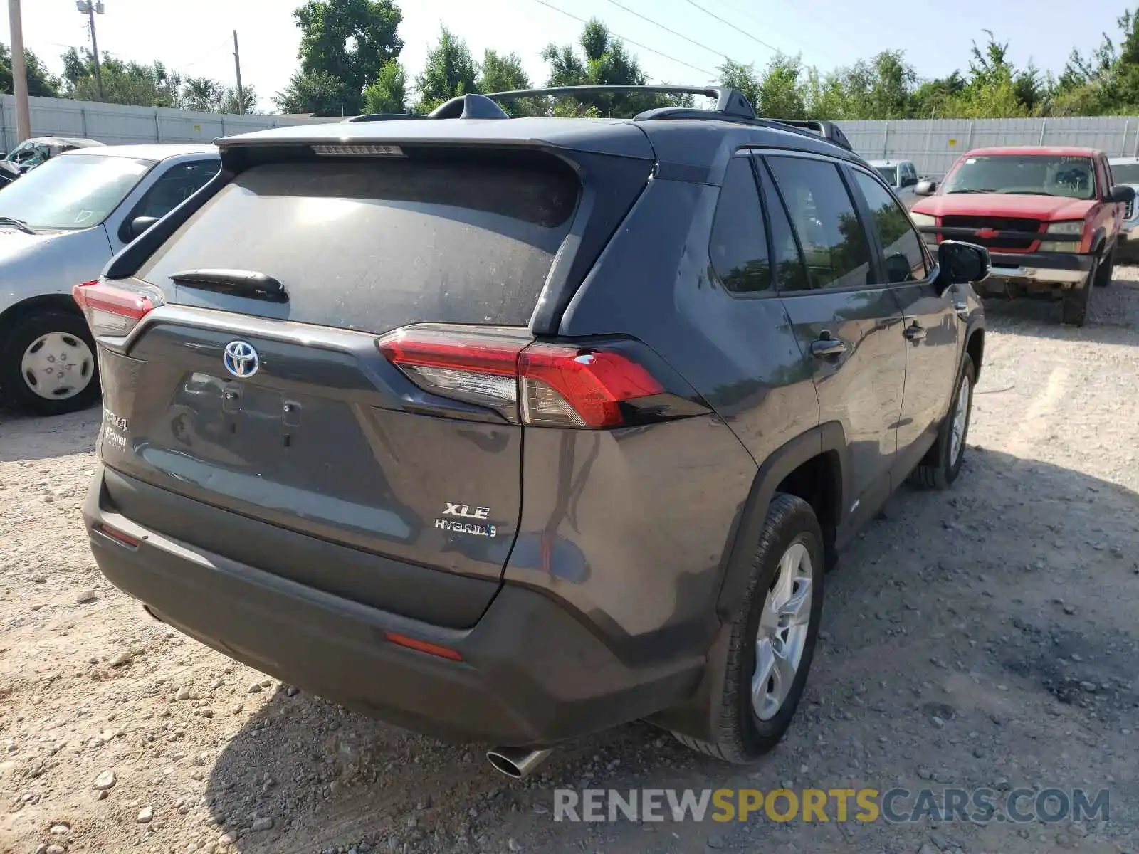 4 Photograph of a damaged car 4T3R6RFV6MU027850 TOYOTA RAV4 2021