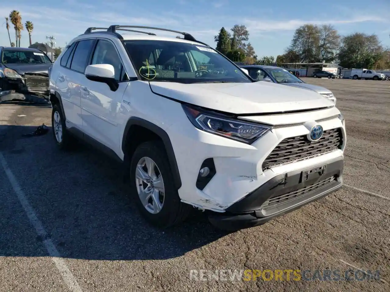 1 Photograph of a damaged car 4T3R6RFV6MU028674 TOYOTA RAV4 2021