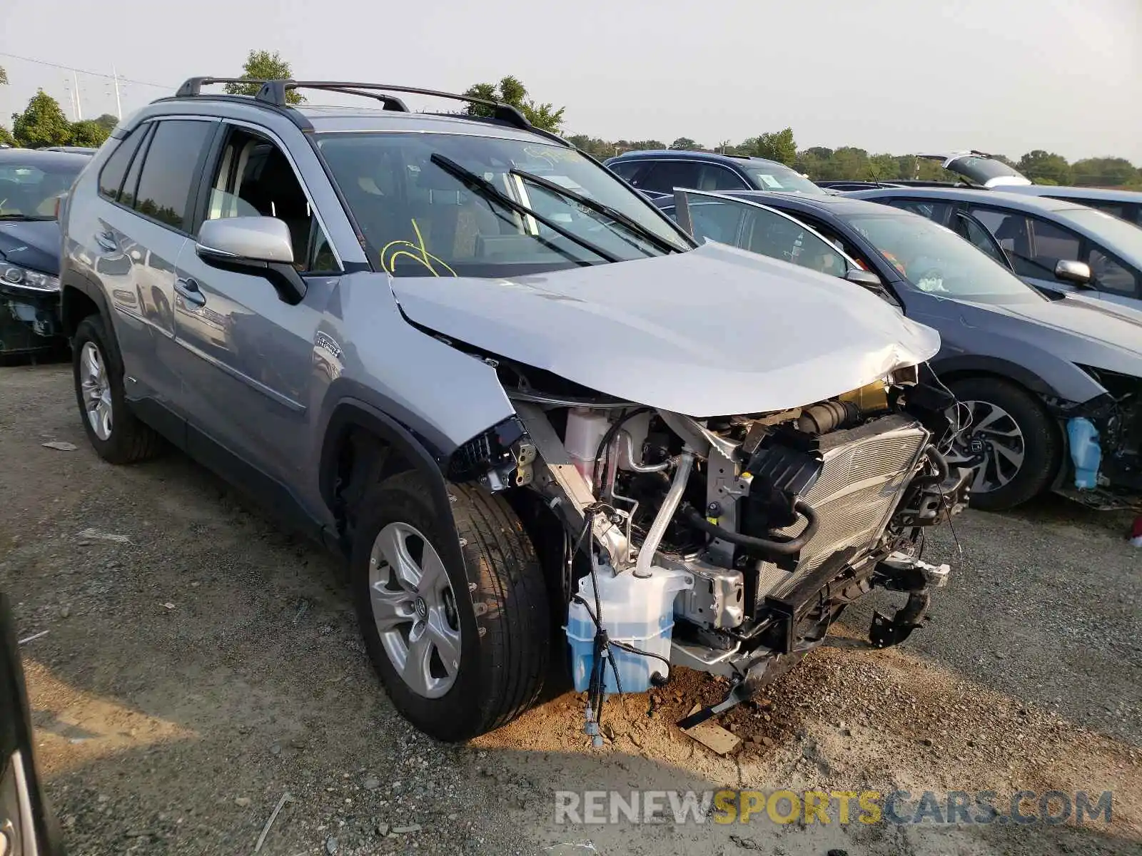 1 Photograph of a damaged car 4T3R6RFV7MU013648 TOYOTA RAV4 2021