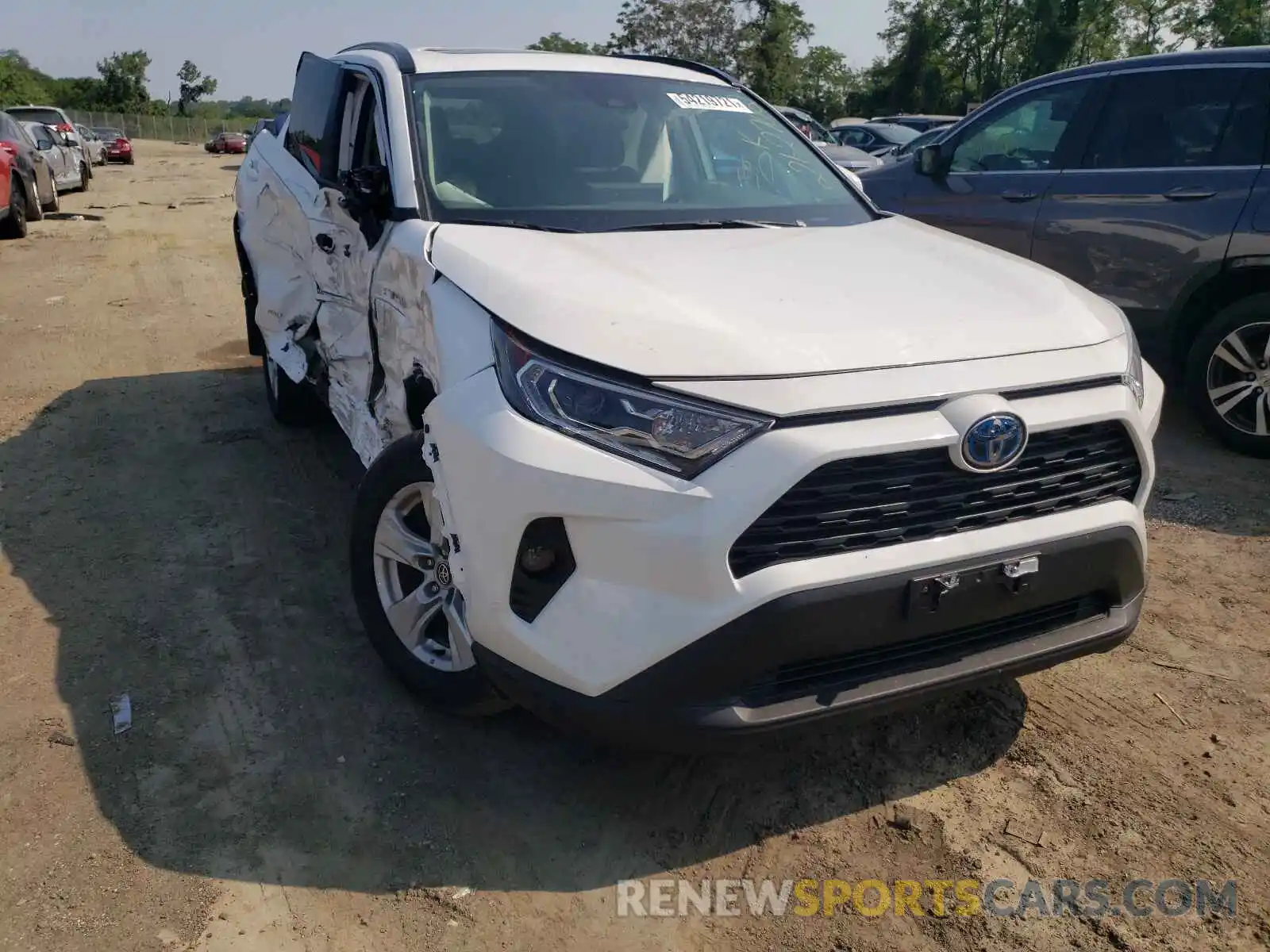 1 Photograph of a damaged car 4T3R6RFV7MU018798 TOYOTA RAV4 2021