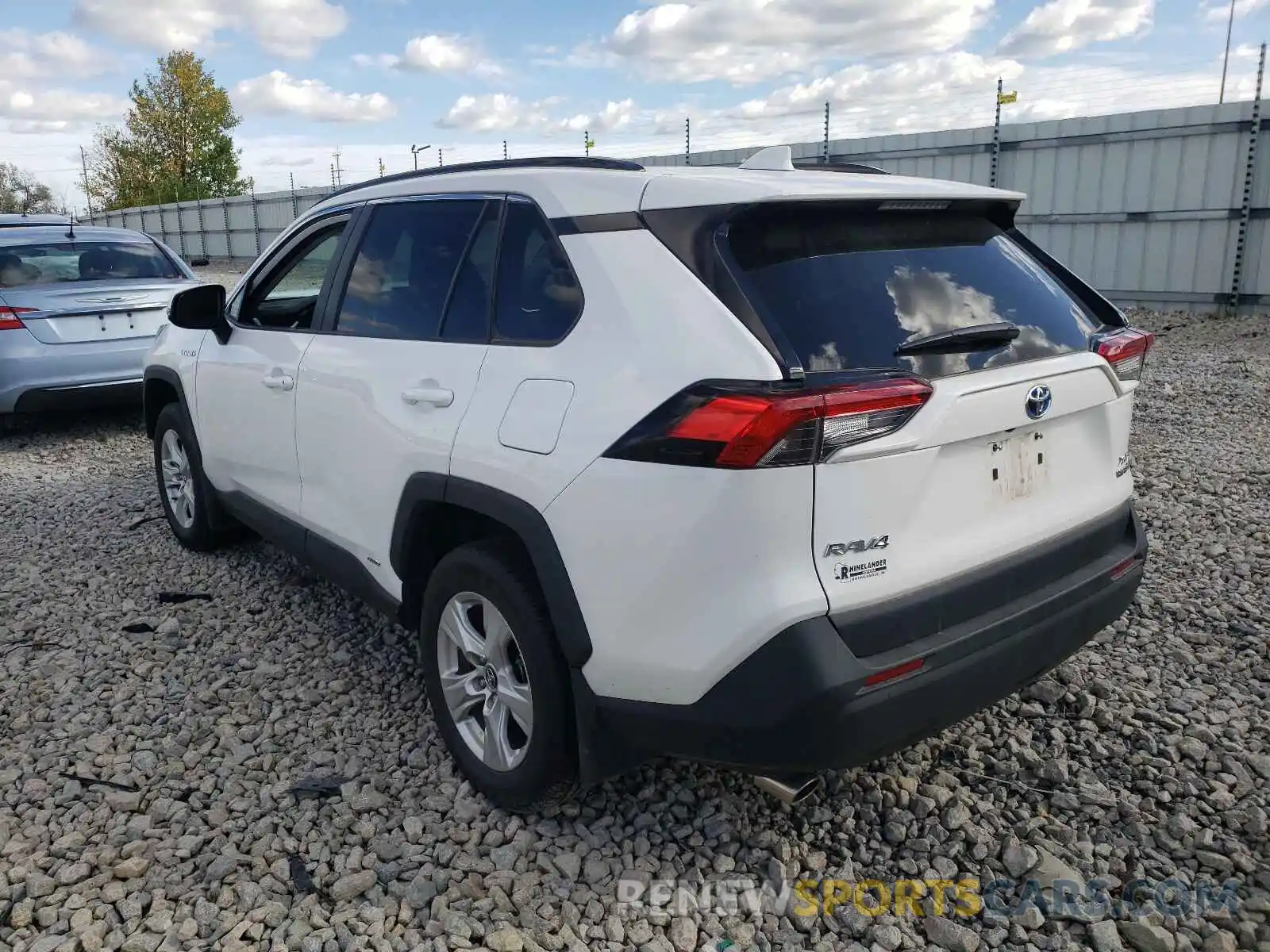 3 Photograph of a damaged car 4T3R6RFV7MU021023 TOYOTA RAV4 2021