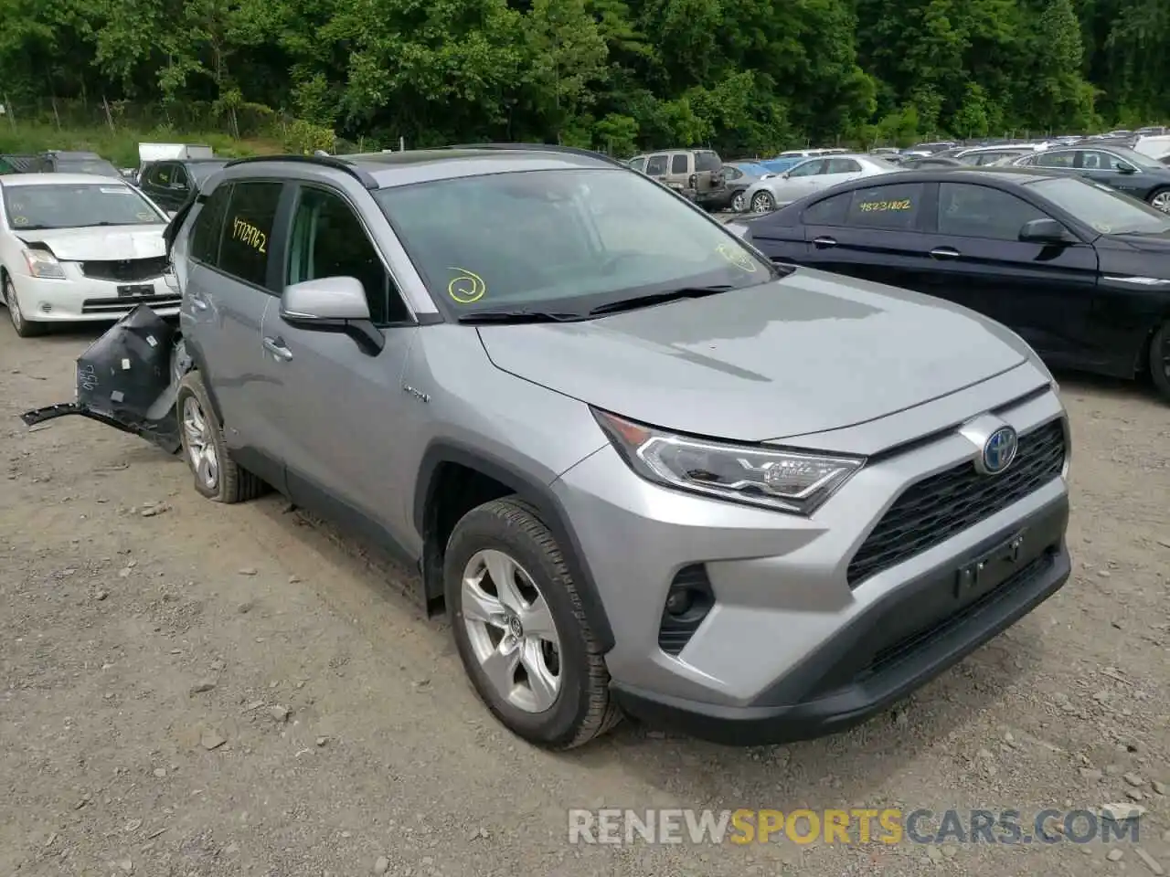 1 Photograph of a damaged car 4T3R6RFV7MU021278 TOYOTA RAV4 2021