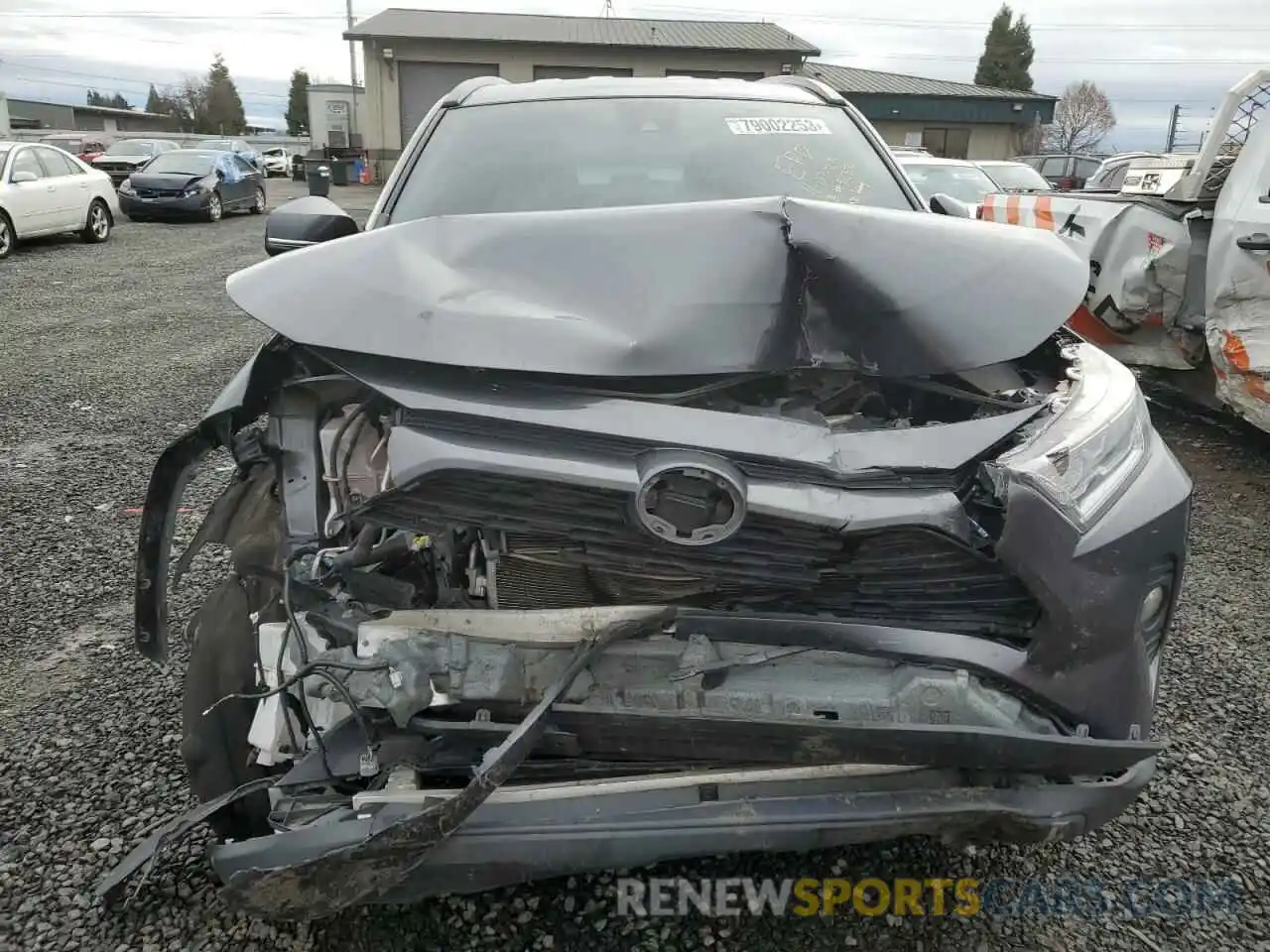 5 Photograph of a damaged car 4T3R6RFV7MU021930 TOYOTA RAV4 2021