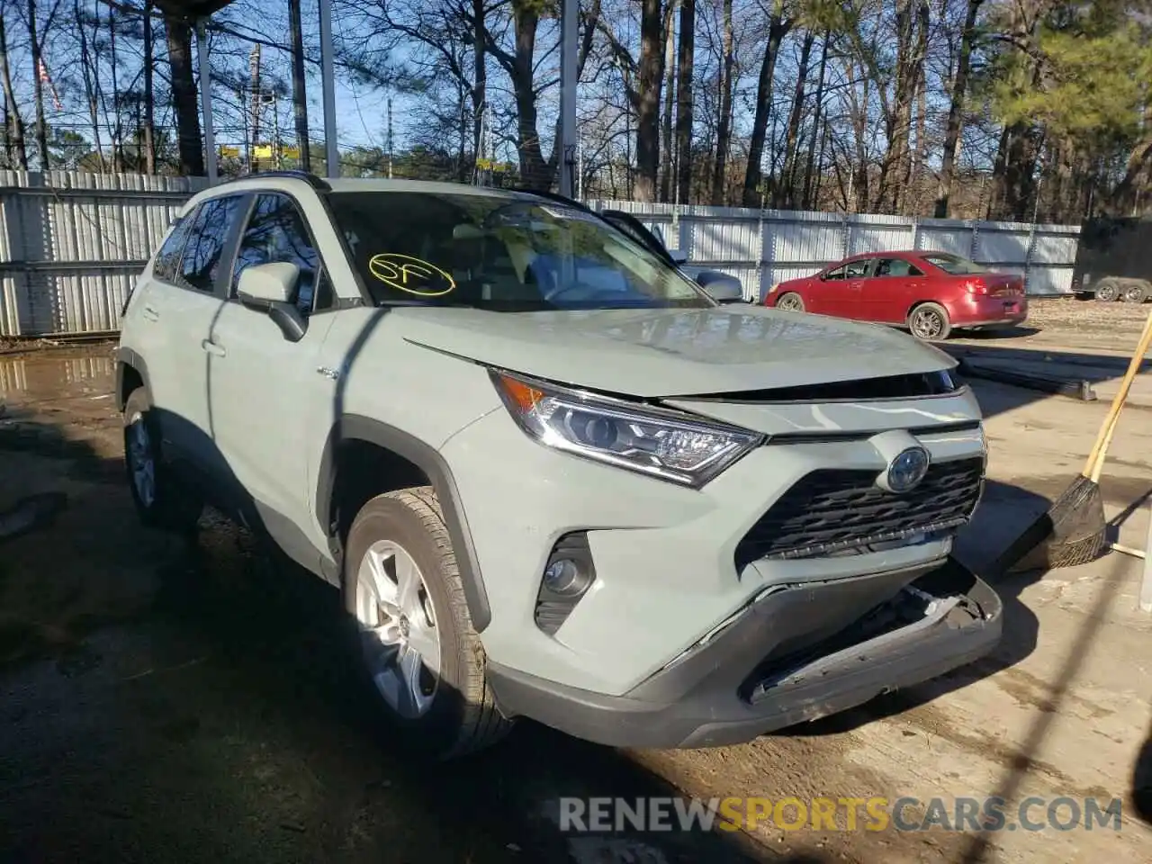 1 Photograph of a damaged car 4T3R6RFV7MU023077 TOYOTA RAV4 2021