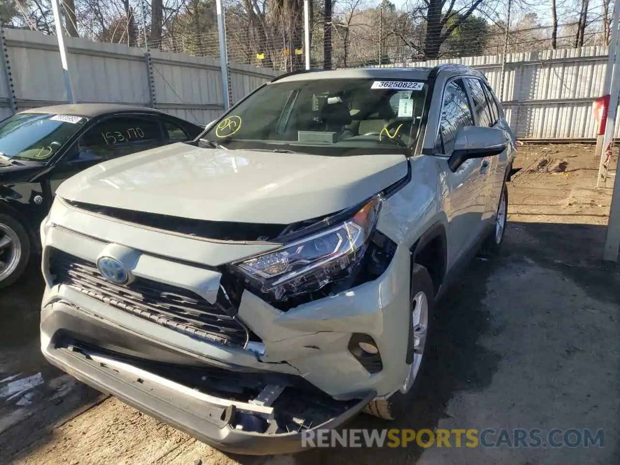 2 Photograph of a damaged car 4T3R6RFV7MU023077 TOYOTA RAV4 2021