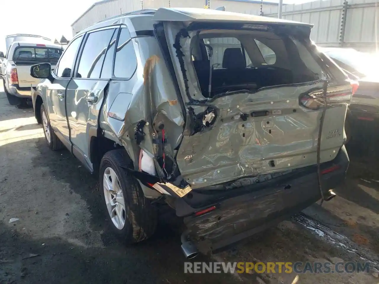 3 Photograph of a damaged car 4T3R6RFV7MU023077 TOYOTA RAV4 2021