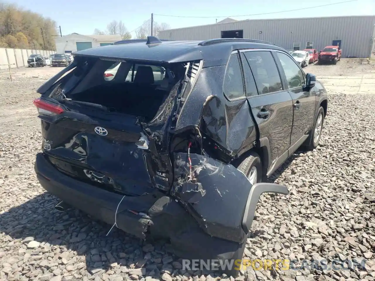 4 Photograph of a damaged car 4T3R6RFV7MU030191 TOYOTA RAV4 2021