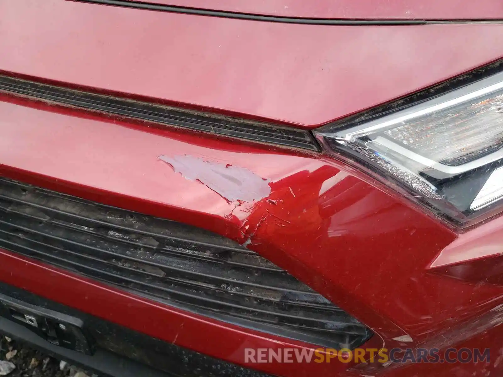 9 Photograph of a damaged car 4T3R6RFV8MU010077 TOYOTA RAV4 2021