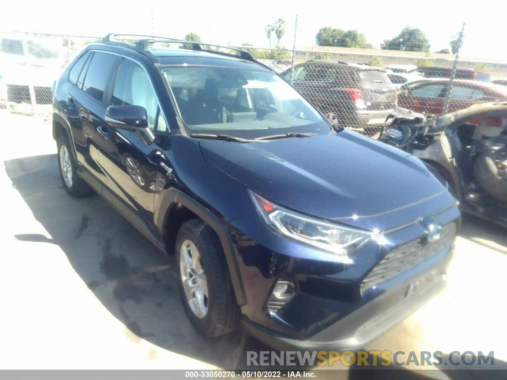 1 Photograph of a damaged car 4T3R6RFV8MU014260 TOYOTA RAV4 2021