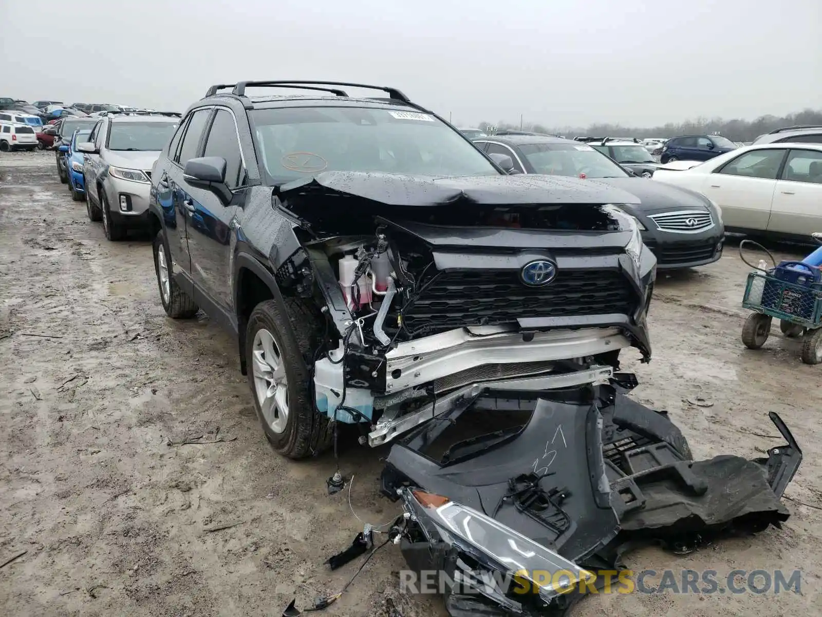 1 Photograph of a damaged car 4T3R6RFV8MU019507 TOYOTA RAV4 2021