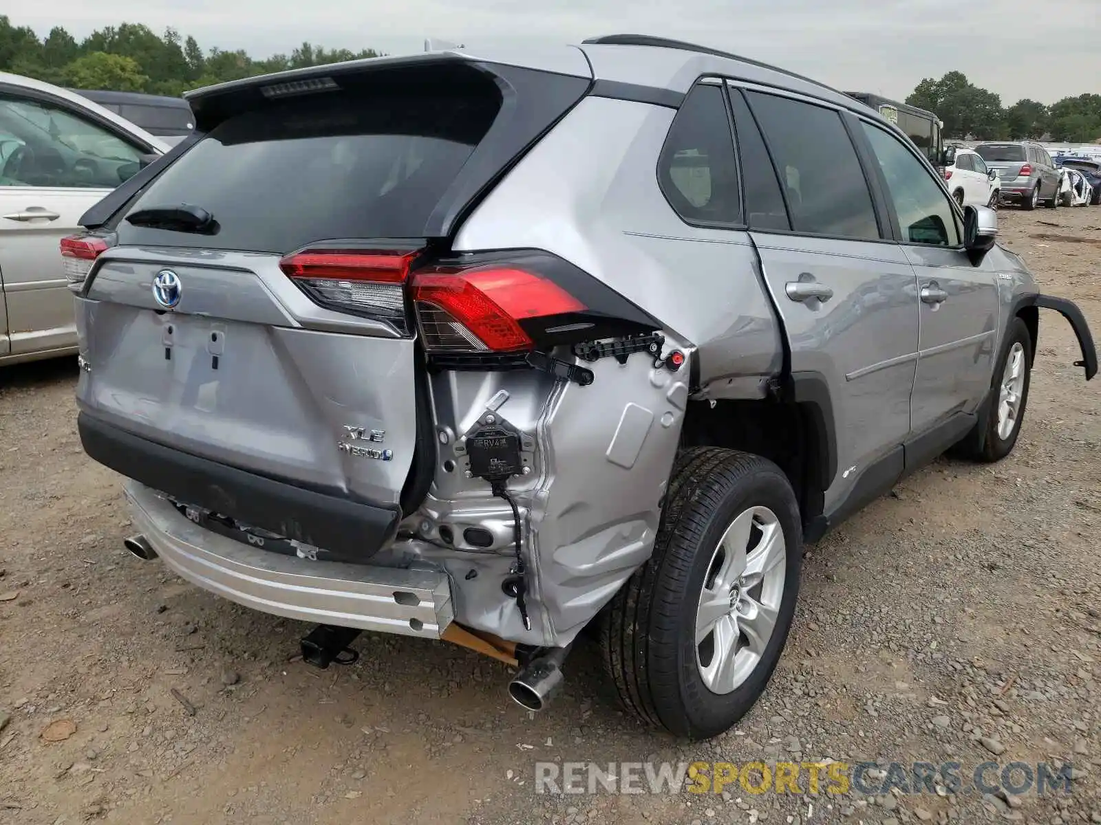 4 Photograph of a damaged car 4T3R6RFV8MU021323 TOYOTA RAV4 2021