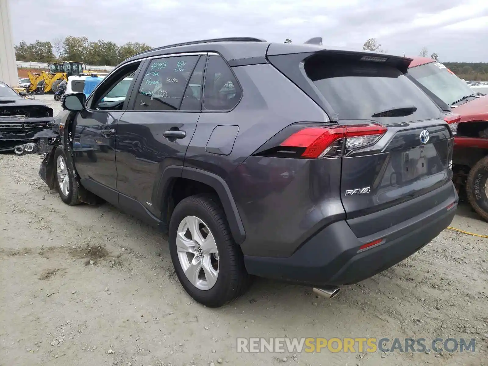 3 Photograph of a damaged car 4T3R6RFV8MU028143 TOYOTA RAV4 2021