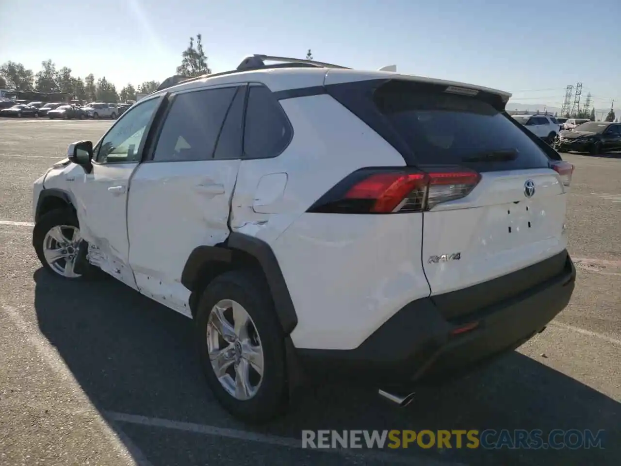 3 Photograph of a damaged car 4T3R6RFV9MU009438 TOYOTA RAV4 2021