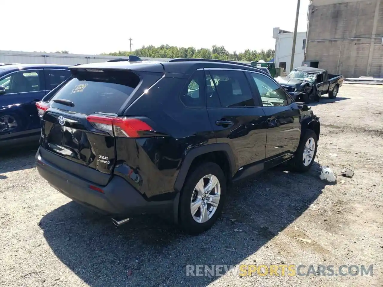 4 Photograph of a damaged car 4T3R6RFV9MU017877 TOYOTA RAV4 2021