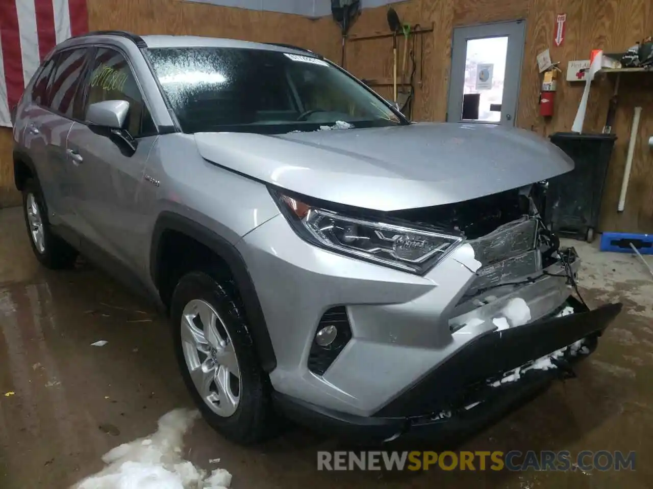 1 Photograph of a damaged car 4T3R6RFVXMU007360 TOYOTA RAV4 2021