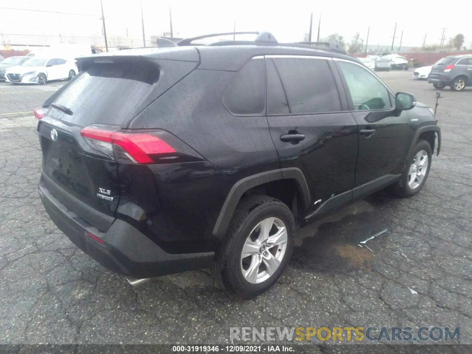 4 Photograph of a damaged car 4T3R6RFVXMU007911 TOYOTA RAV4 2021