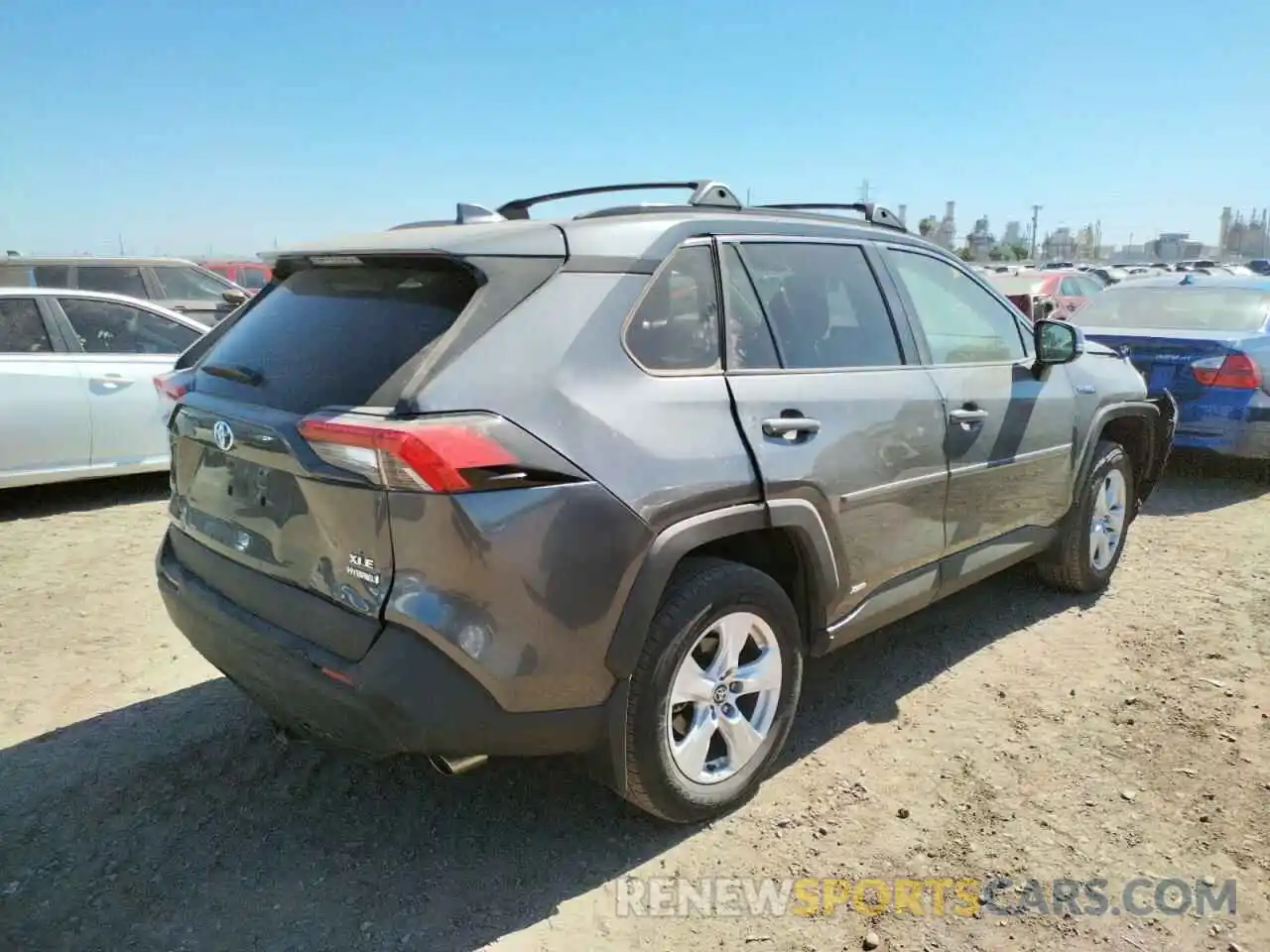 4 Photograph of a damaged car 4T3R6RFVXMU008041 TOYOTA RAV4 2021