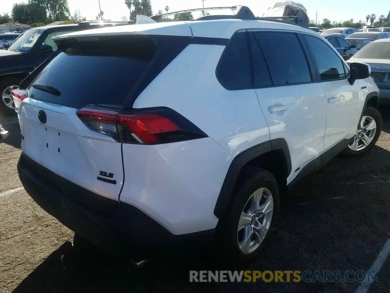 4 Photograph of a damaged car 4T3R6RFVXMU010307 TOYOTA RAV4 2021