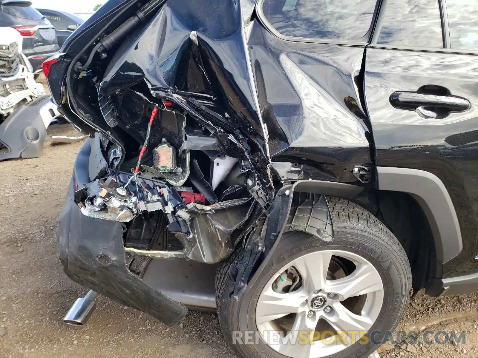 9 Photograph of a damaged car 4T3R6RFVXMU024157 TOYOTA RAV4 2021