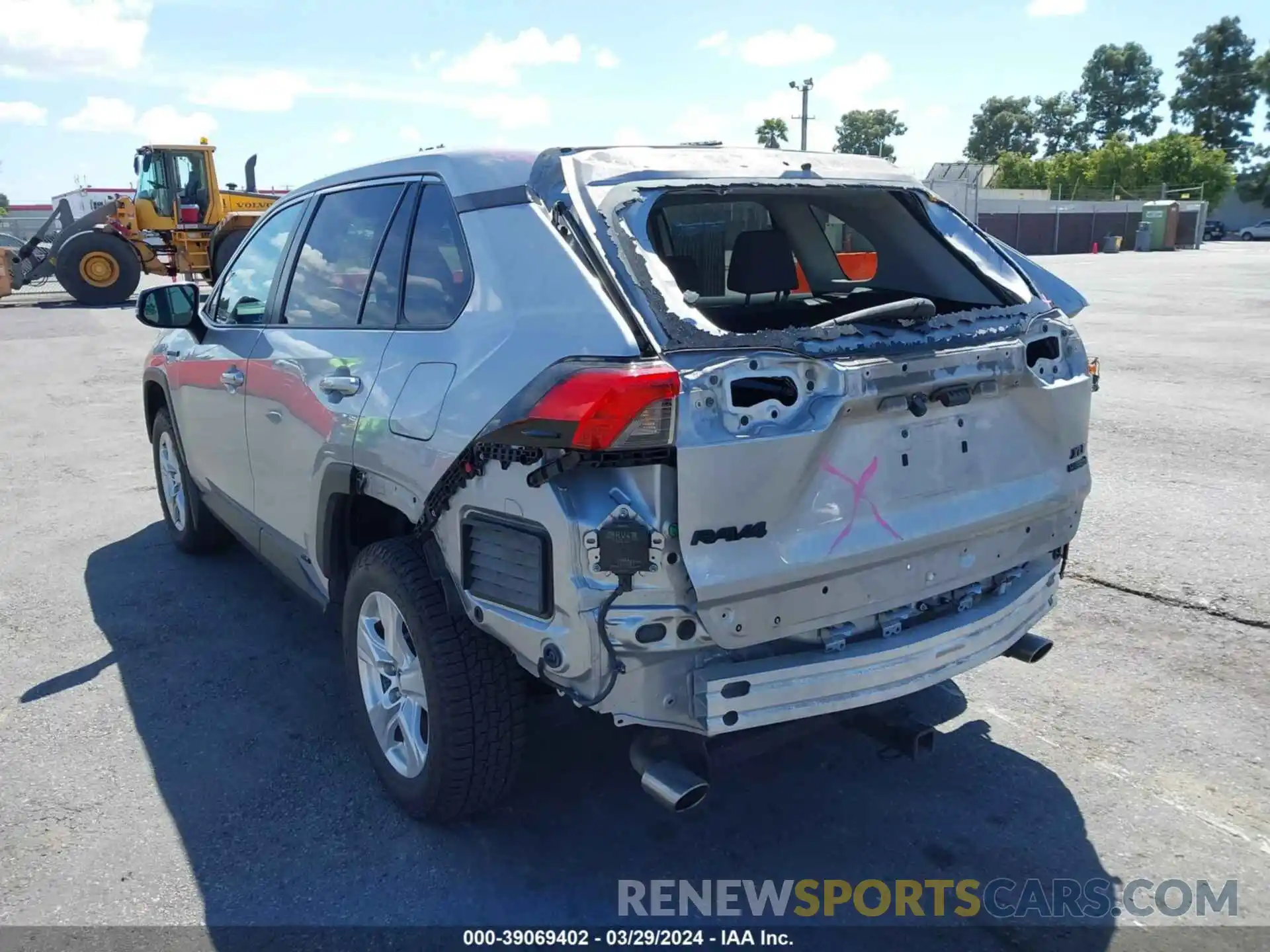 3 Photograph of a damaged car 4T3R6RFVXMU025731 TOYOTA RAV4 2021