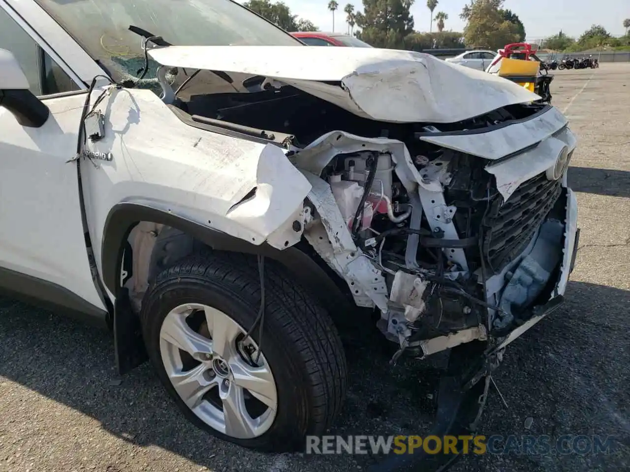 9 Photograph of a damaged car 4T3RWRFV0MU022398 TOYOTA RAV4 2021