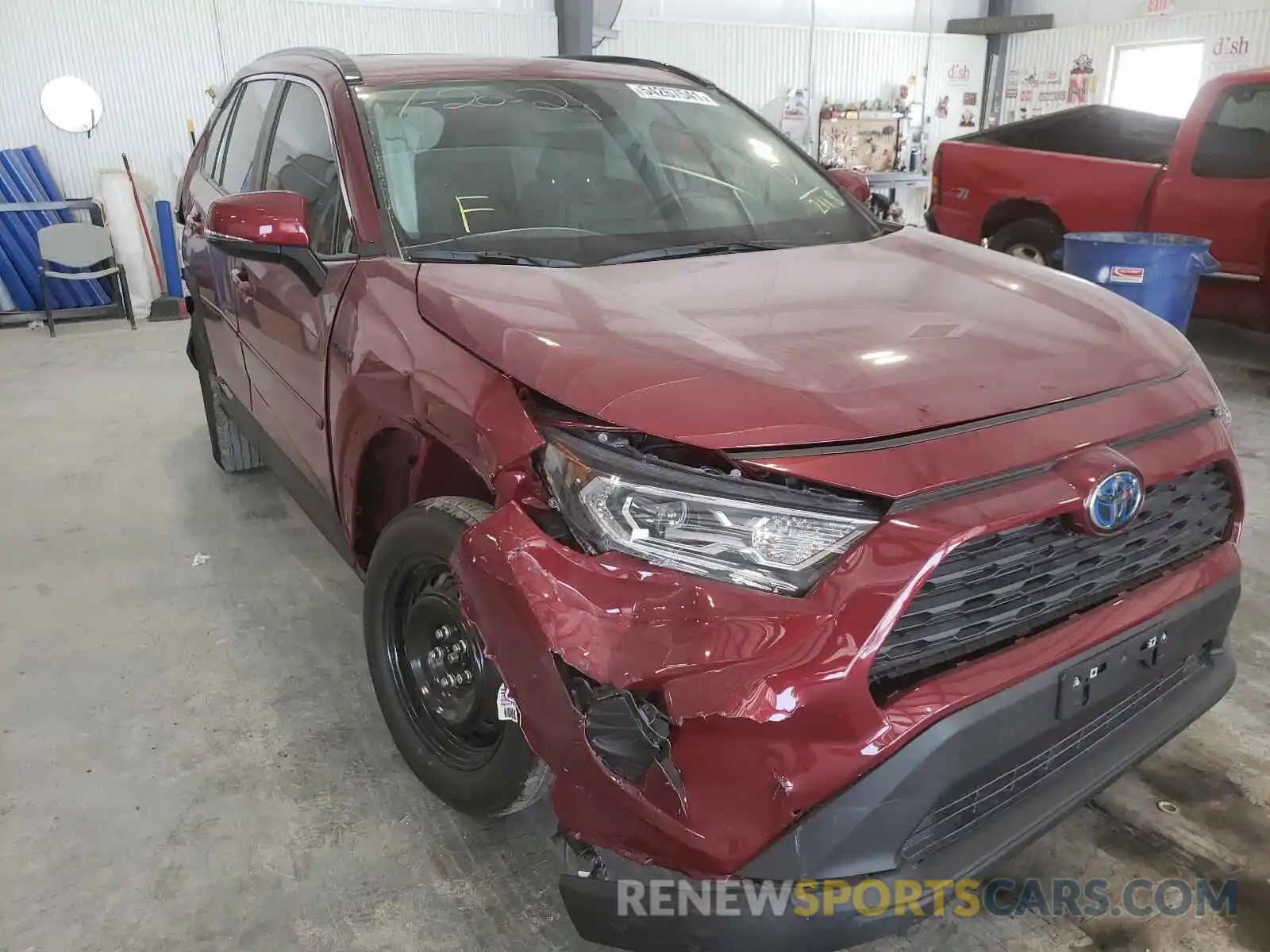 1 Photograph of a damaged car 4T3RWRFV1MU022118 TOYOTA RAV4 2021