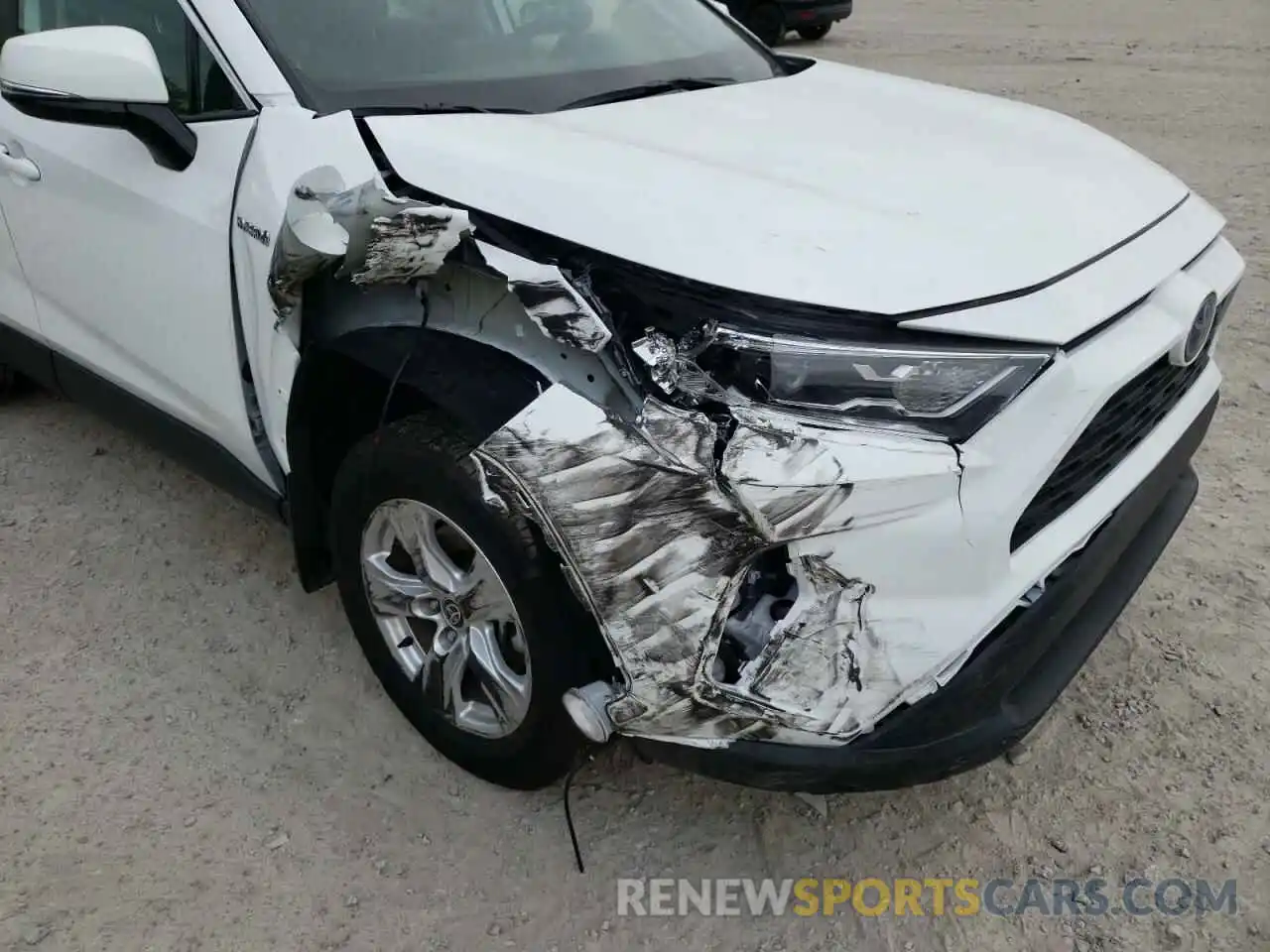 9 Photograph of a damaged car 4T3RWRFV2MU041468 TOYOTA RAV4 2021