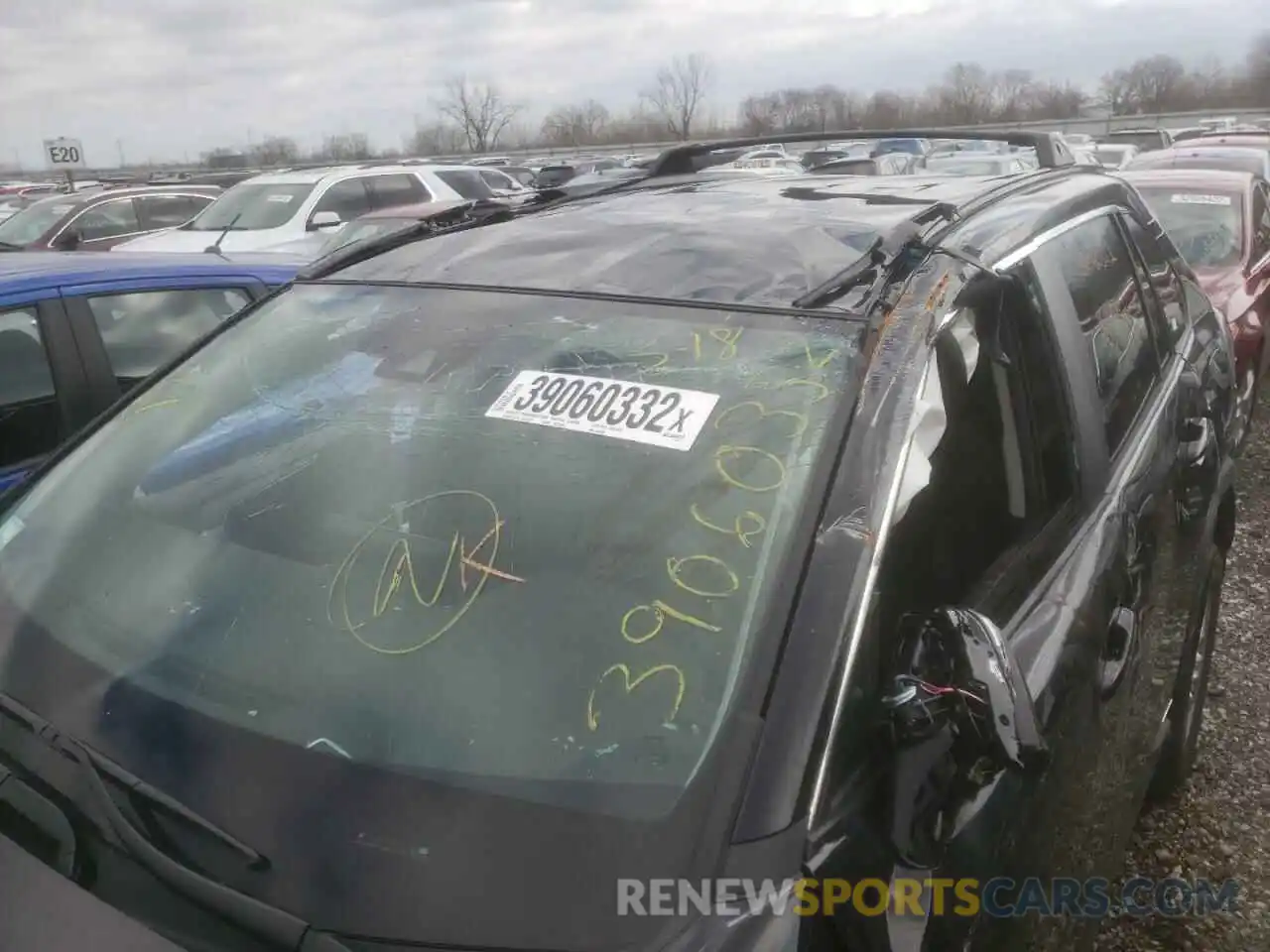 10 Photograph of a damaged car 4T3RWRFV3MU041091 TOYOTA RAV4 2021