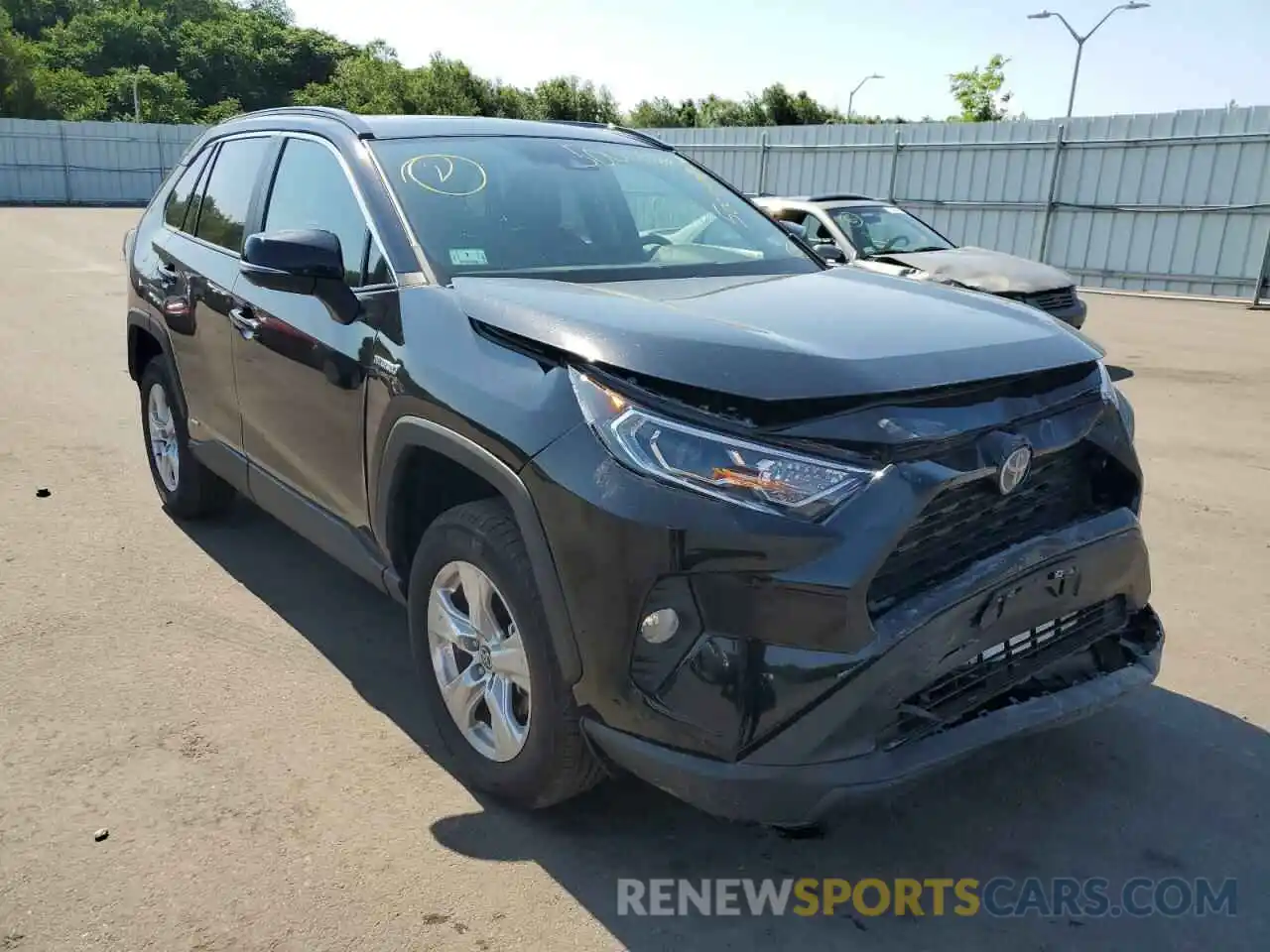 1 Photograph of a damaged car 4T3RWRFV4MU039687 TOYOTA RAV4 2021