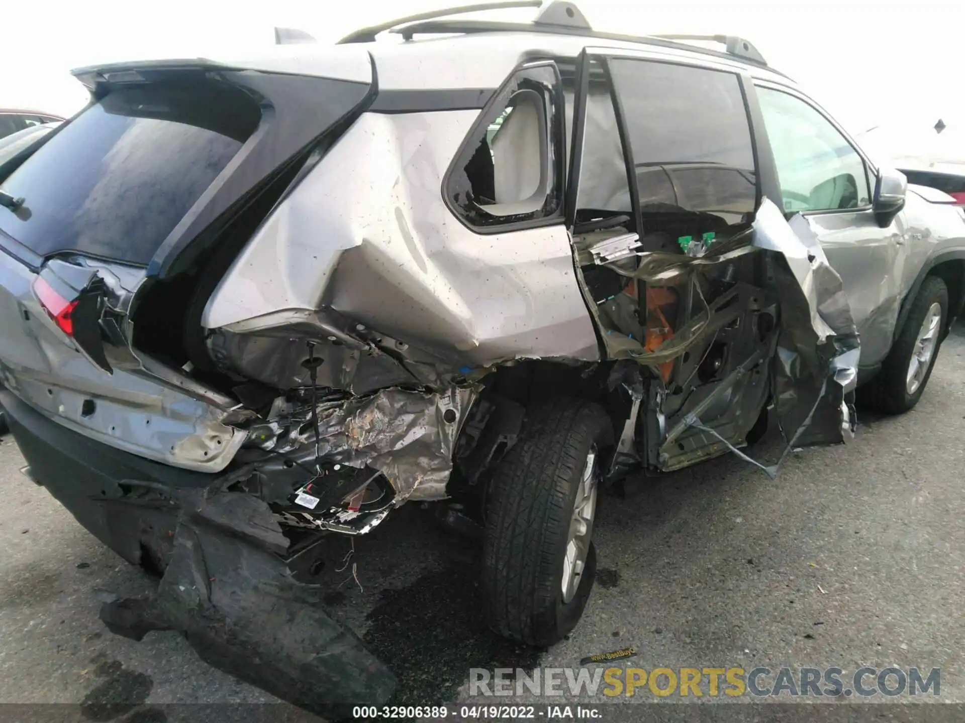 6 Photograph of a damaged car 4T3RWRFV4MU045649 TOYOTA RAV4 2021