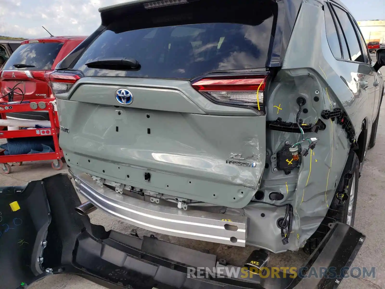 9 Photograph of a damaged car 4T3RWRFV5MU022672 TOYOTA RAV4 2021