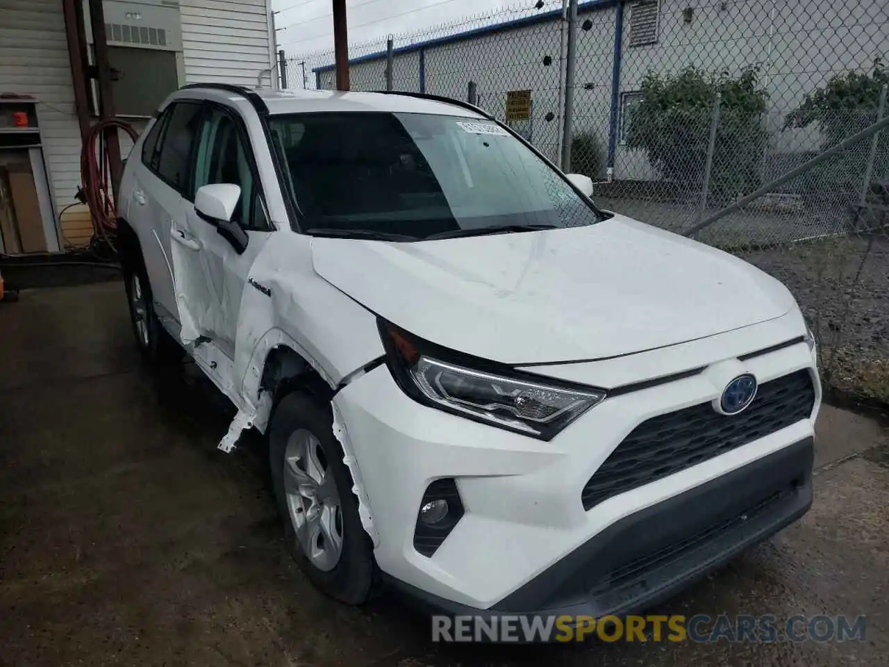 1 Photograph of a damaged car 4T3RWRFV5MU034983 TOYOTA RAV4 2021