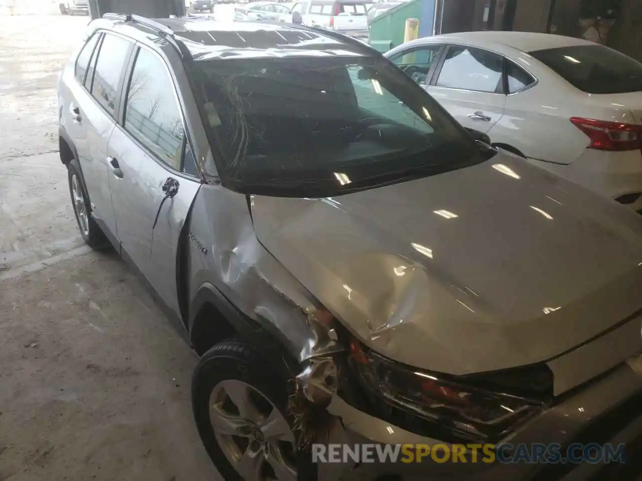 9 Photograph of a damaged car 4T3RWRFV6MU016010 TOYOTA RAV4 2021