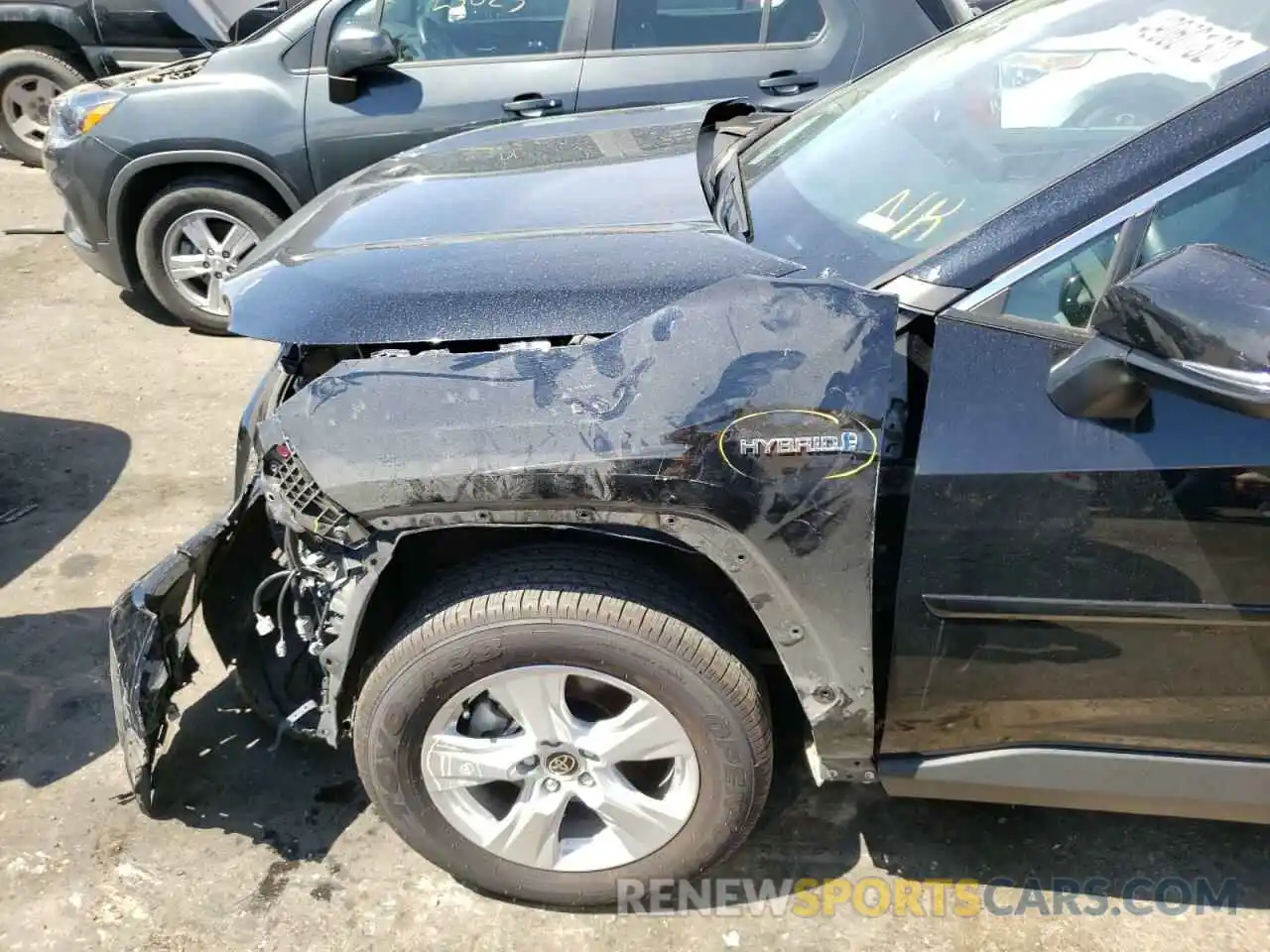 9 Photograph of a damaged car 4T3RWRFV6MU022762 TOYOTA RAV4 2021