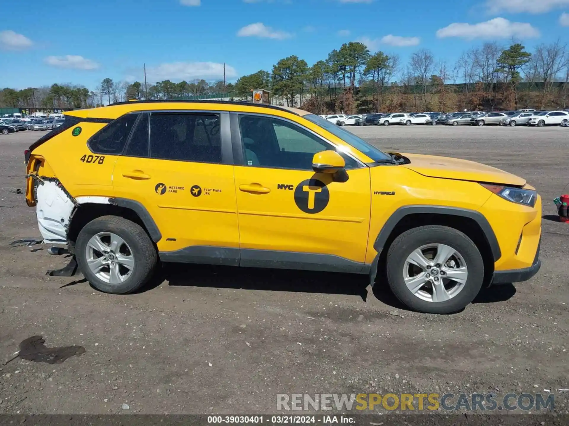 14 Photograph of a damaged car 4T3RWRFV6MU025872 TOYOTA RAV4 2021