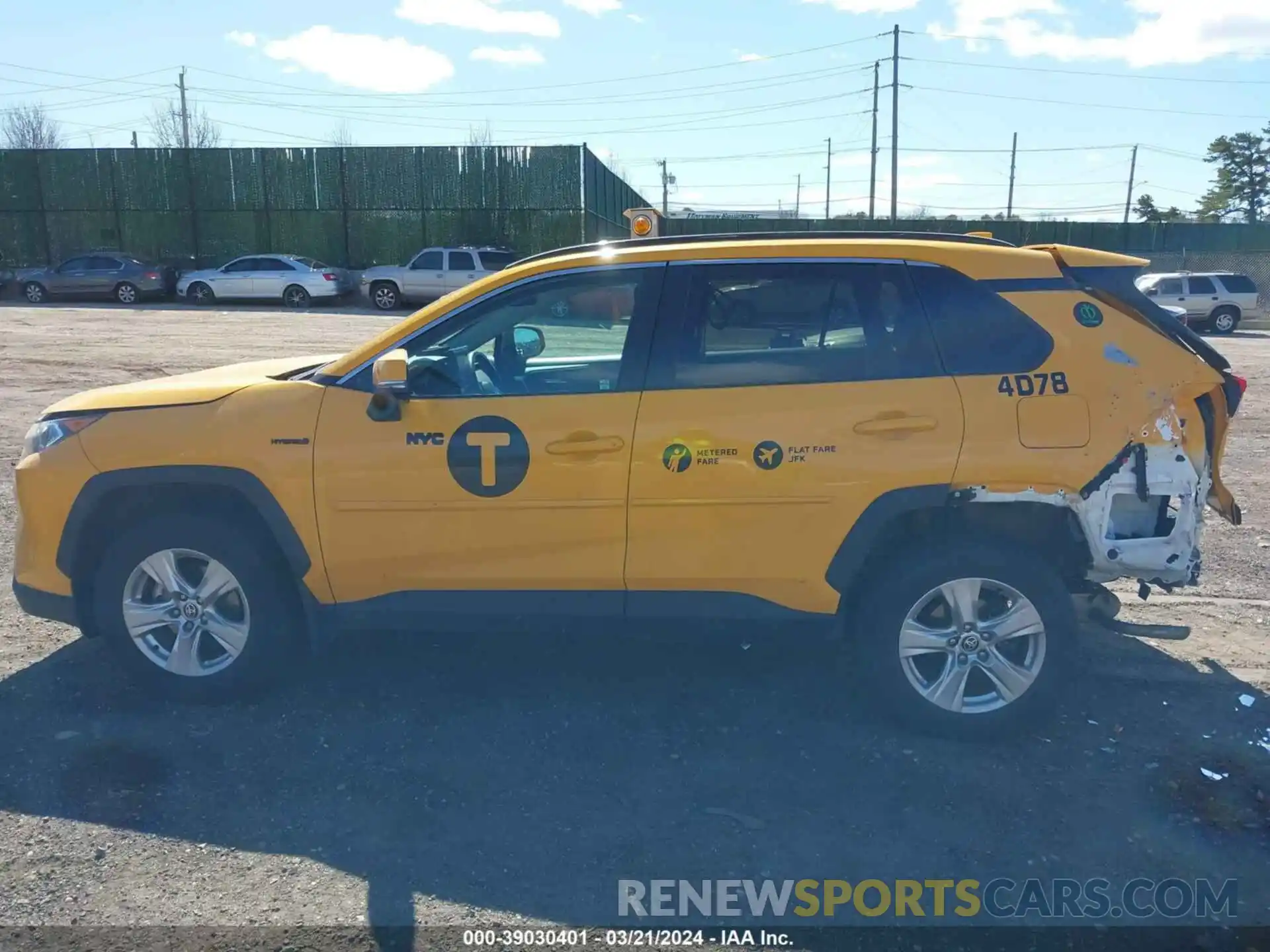 15 Photograph of a damaged car 4T3RWRFV6MU025872 TOYOTA RAV4 2021