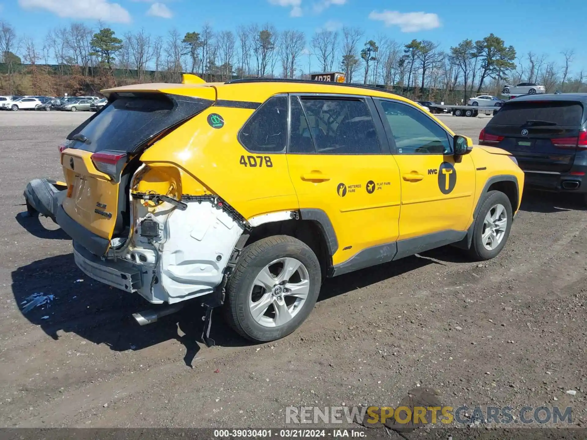 4 Photograph of a damaged car 4T3RWRFV6MU025872 TOYOTA RAV4 2021