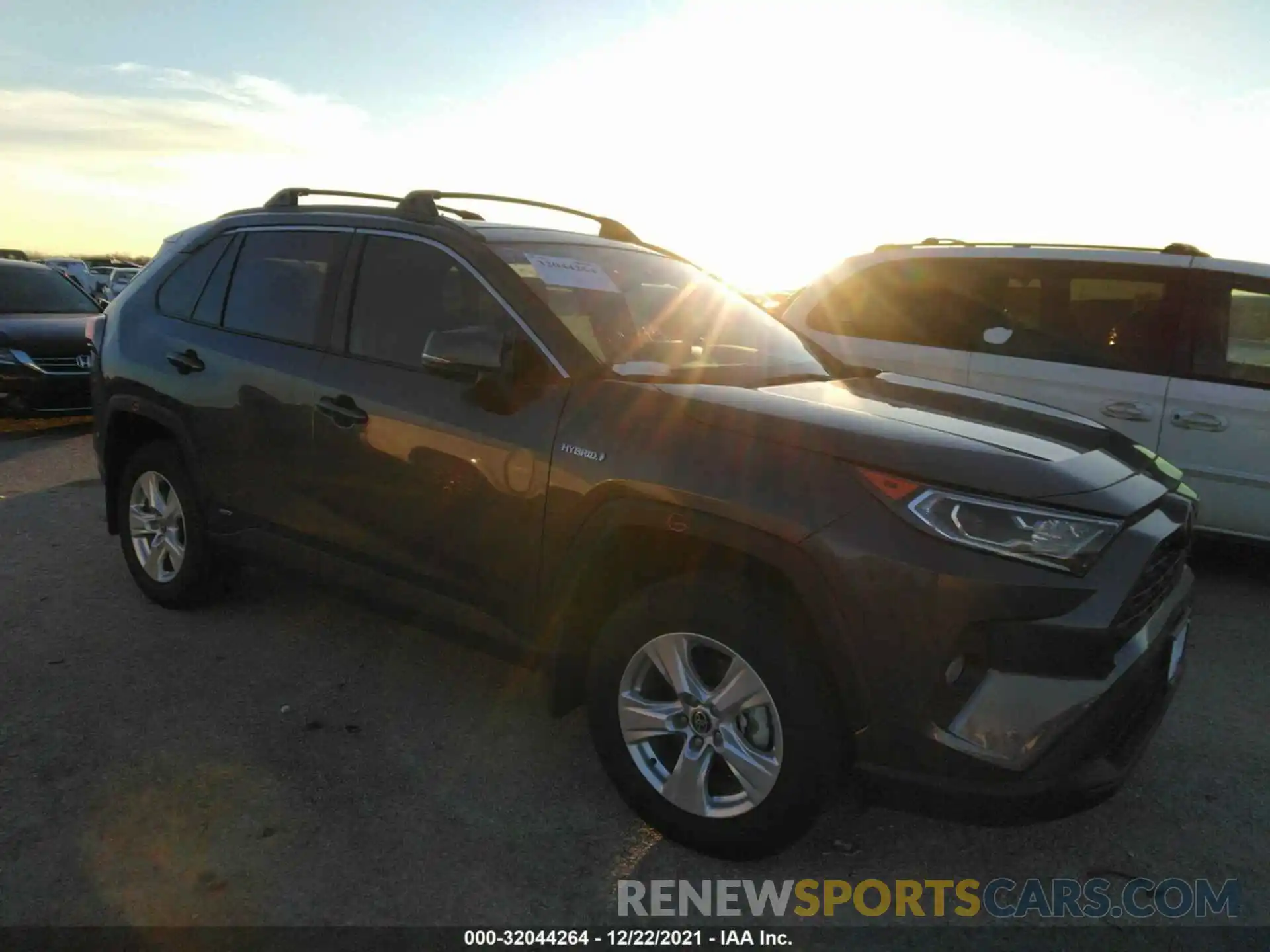 1 Photograph of a damaged car 4T3RWRFV7MU041000 TOYOTA RAV4 2021