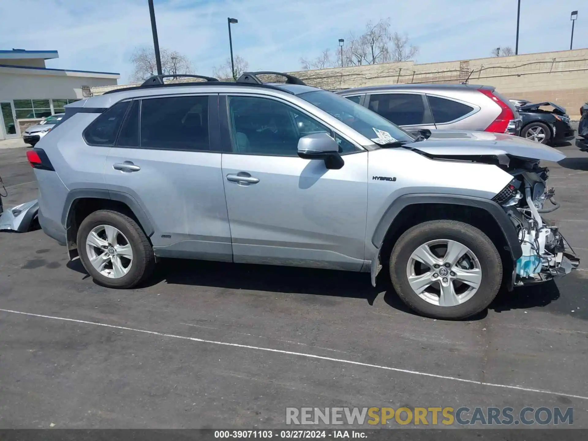 14 Photograph of a damaged car 4T3RWRFVXMU013031 TOYOTA RAV4 2021