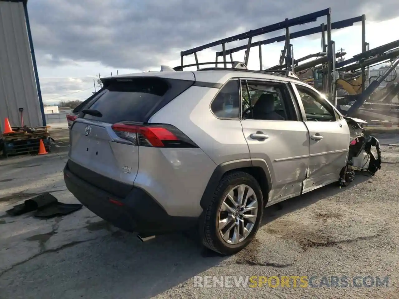 4 Photograph of a damaged car JTMA1RFV0MJ039647 TOYOTA RAV4 2021