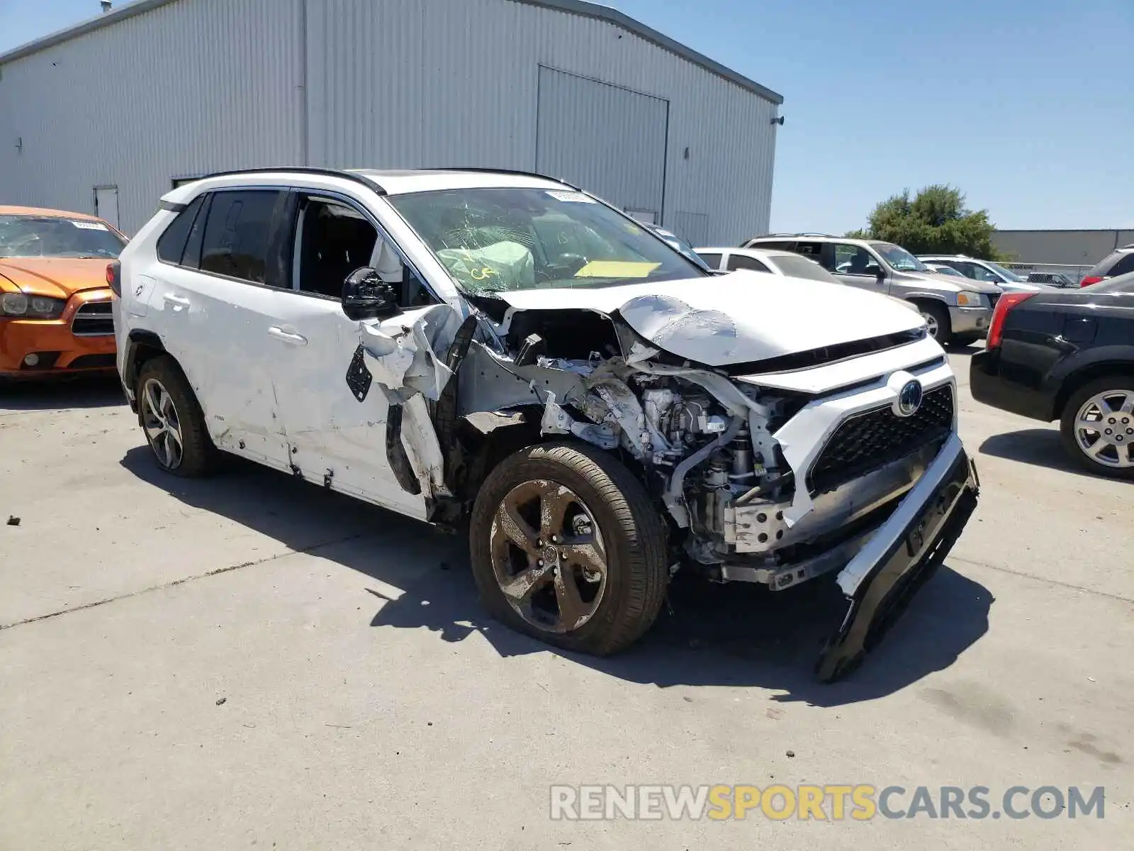 1 Photograph of a damaged car JTMAB3FV0MD002493 TOYOTA RAV4 2021