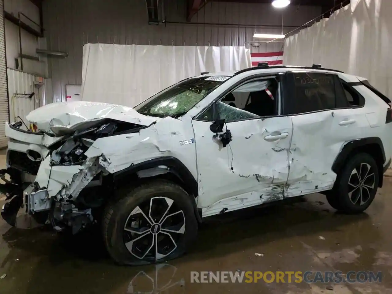 10 Photograph of a damaged car JTMAB3FV2MD018825 TOYOTA RAV4 2021