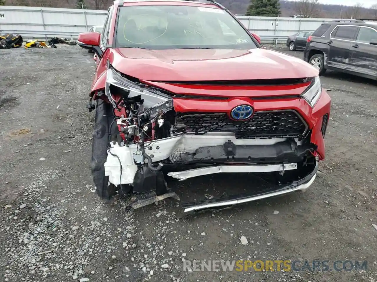 9 Photograph of a damaged car JTMAB3FV2MD069421 TOYOTA RAV4 2021