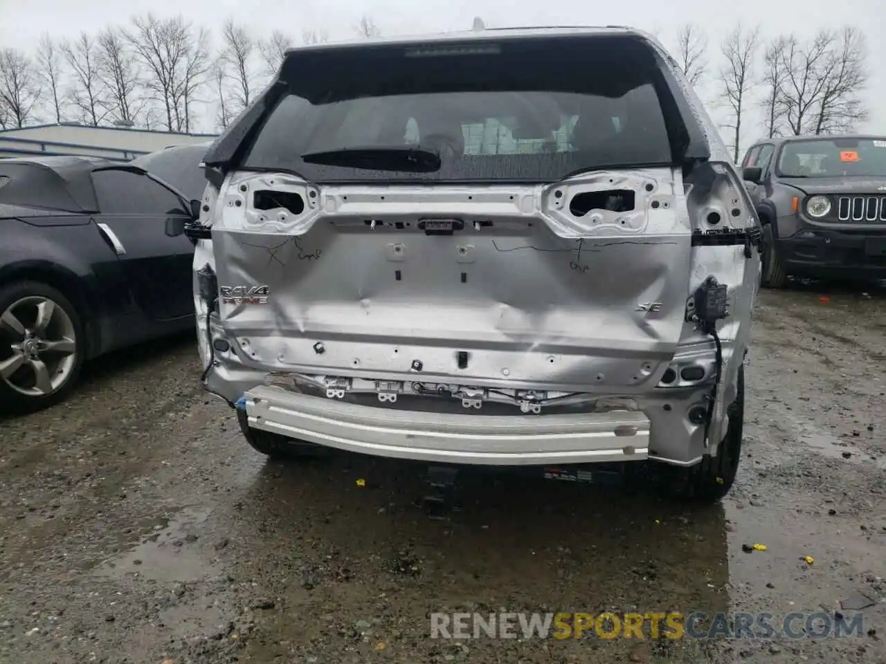 9 Photograph of a damaged car JTMAB3FV3MD006196 TOYOTA RAV4 2021