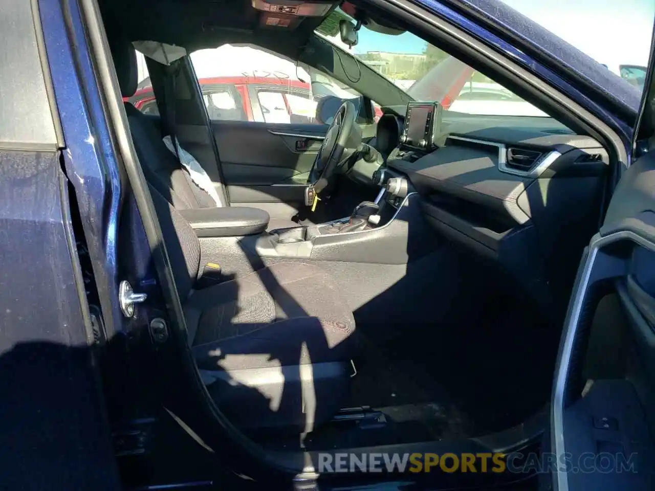 5 Photograph of a damaged car JTMAB3FV5MD006653 TOYOTA RAV4 2021