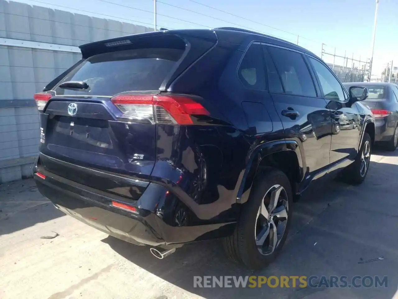 4 Photograph of a damaged car JTMAB3FV5MD031231 TOYOTA RAV4 2021