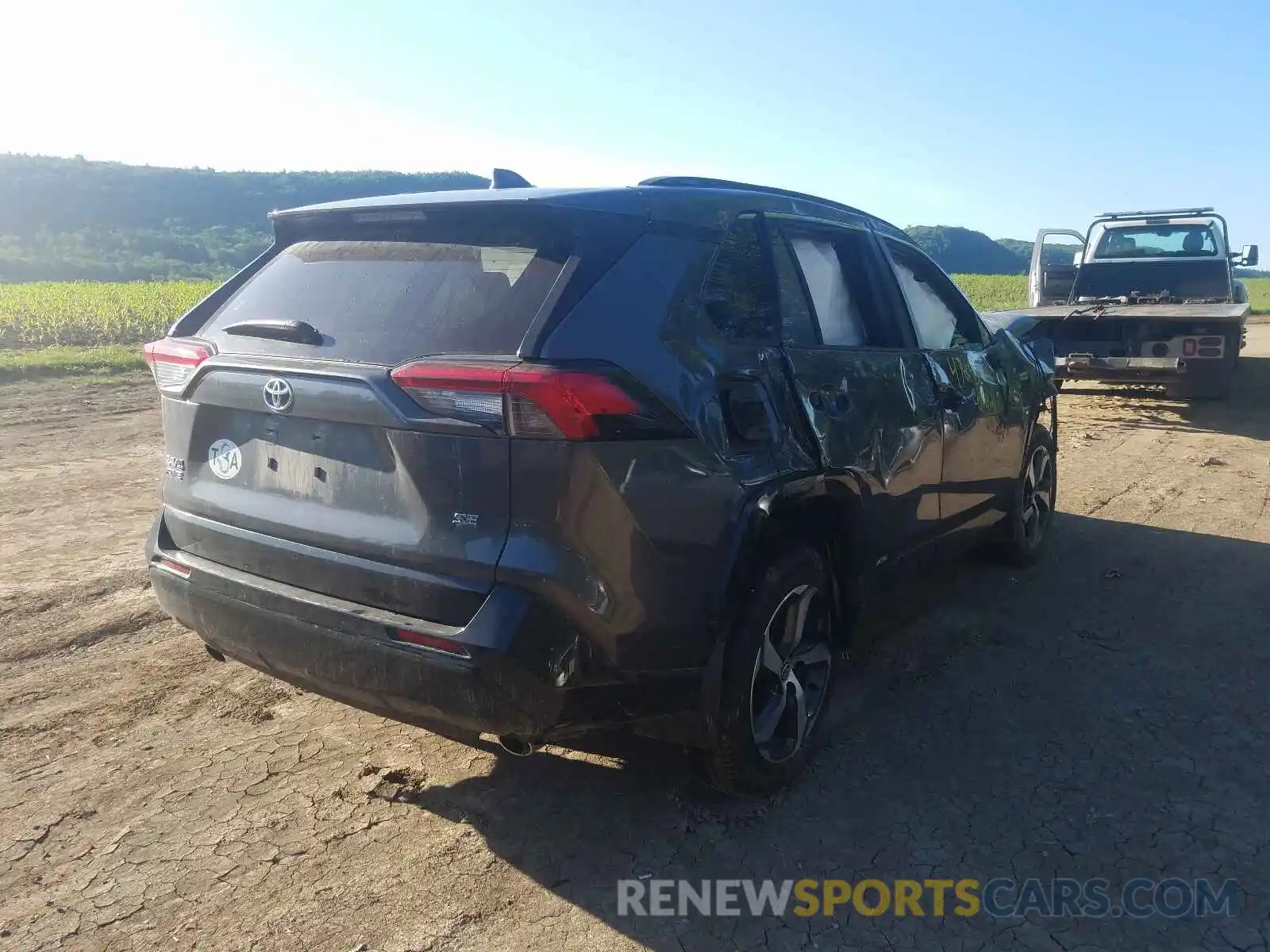 4 Photograph of a damaged car JTMAB3FV6MD006984 TOYOTA RAV4 2021