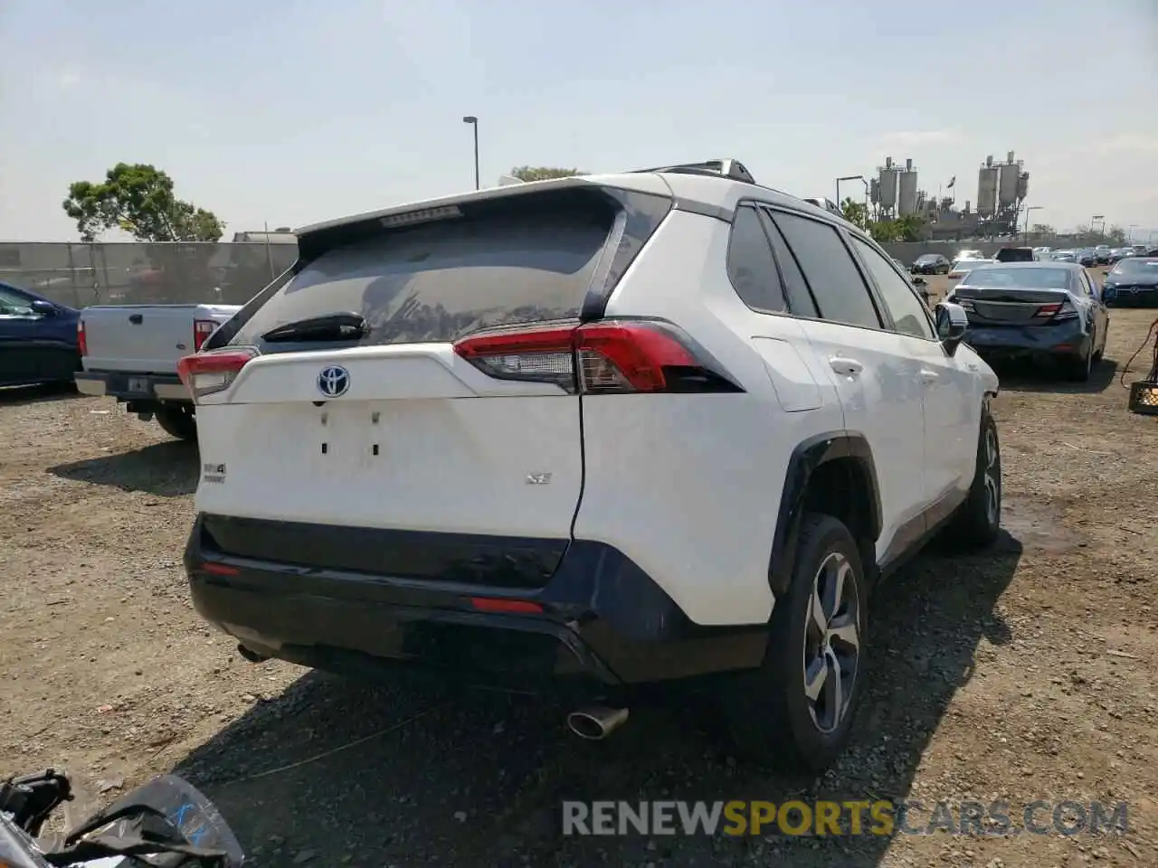 4 Photograph of a damaged car JTMAB3FV6MD032596 TOYOTA RAV4 2021