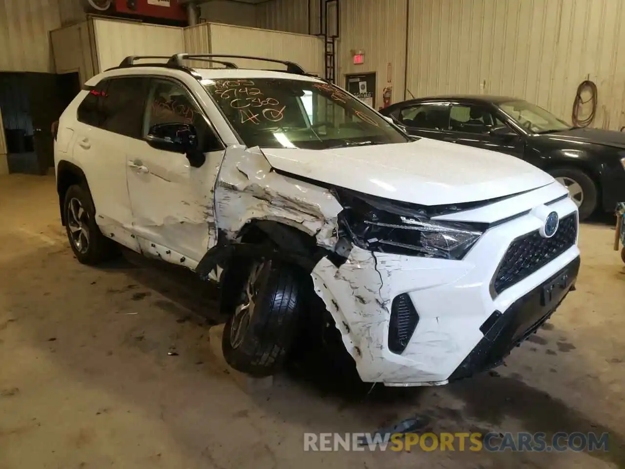 1 Photograph of a damaged car JTMAB3FV7MD005276 TOYOTA RAV4 2021