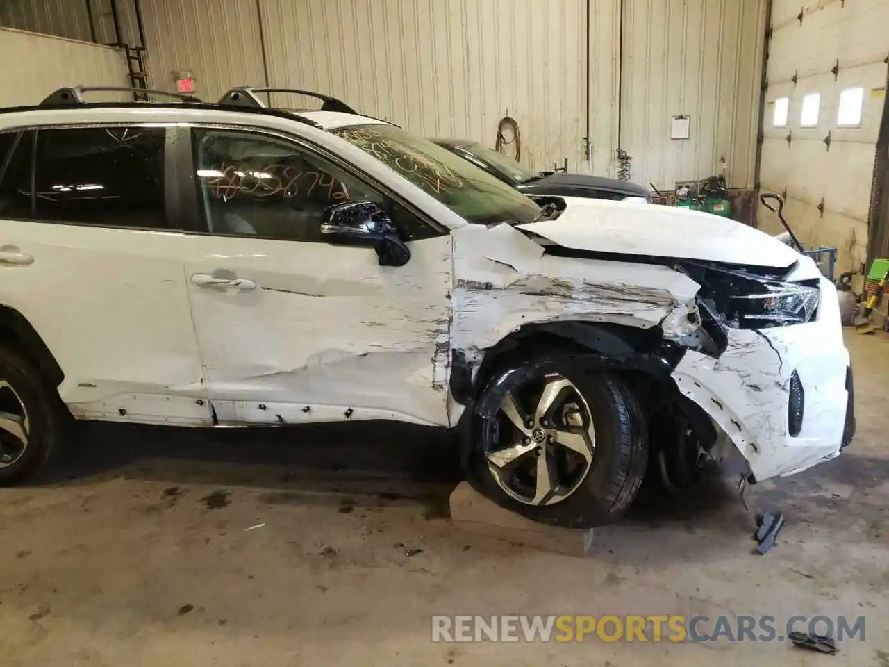 9 Photograph of a damaged car JTMAB3FV7MD005276 TOYOTA RAV4 2021